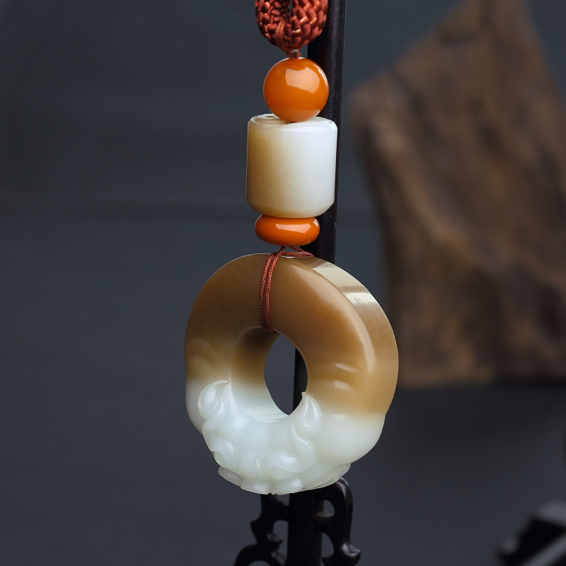 和田玉山料貔貅挂件-红掌柜