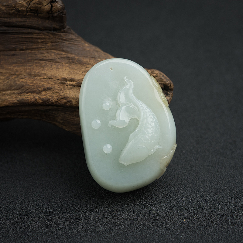 青白玉山料年年有余吊坠-红掌柜