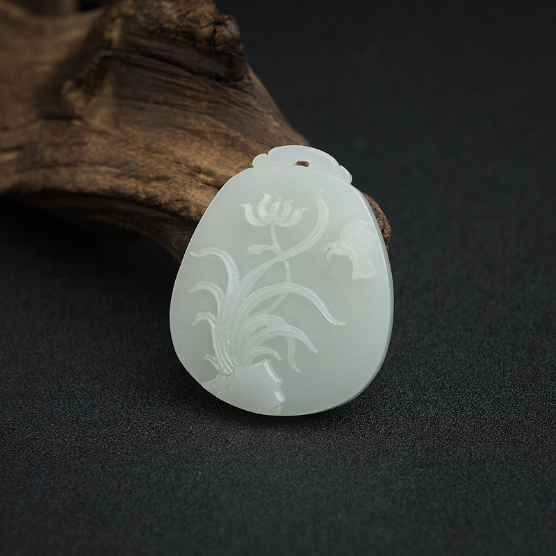 白玉蝶恋花吊坠-红掌柜