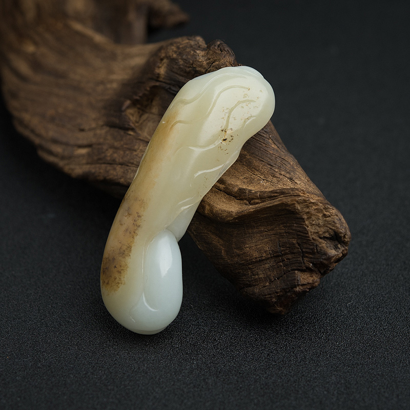 和田玉吊坠-红掌柜