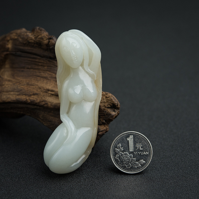 俄料俏色和田玉山料吊坠-红掌柜