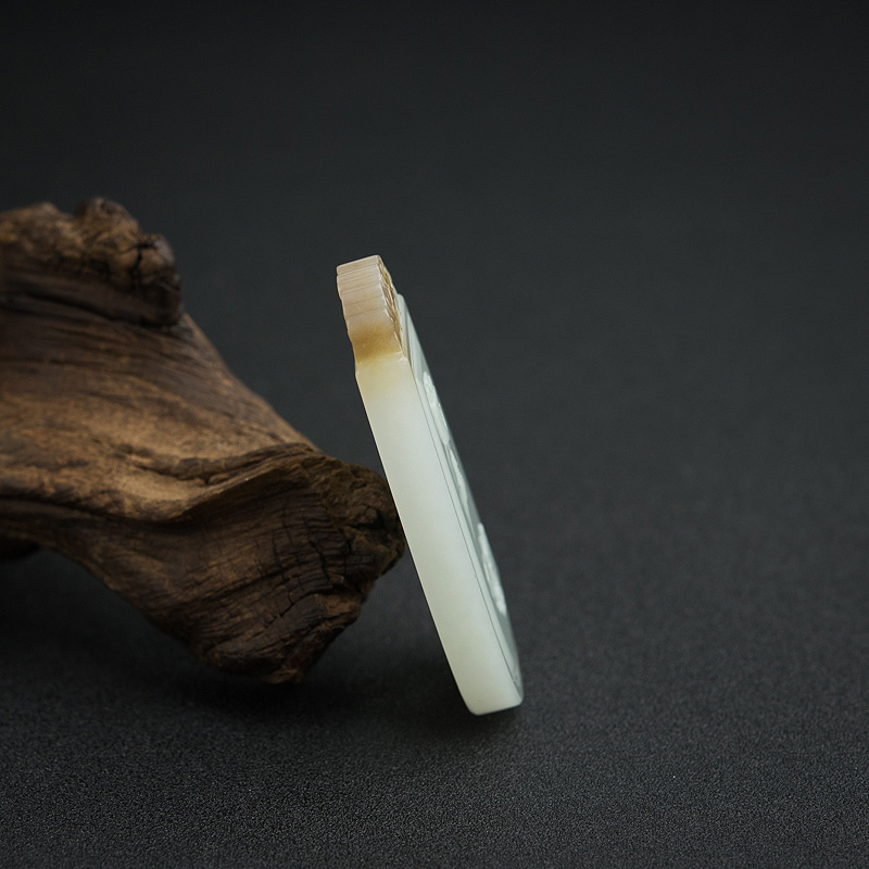 俄料俏色和田玉观音吊坠-红掌柜