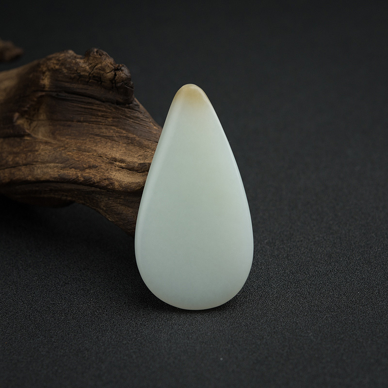 青白玉吊坠-红掌柜