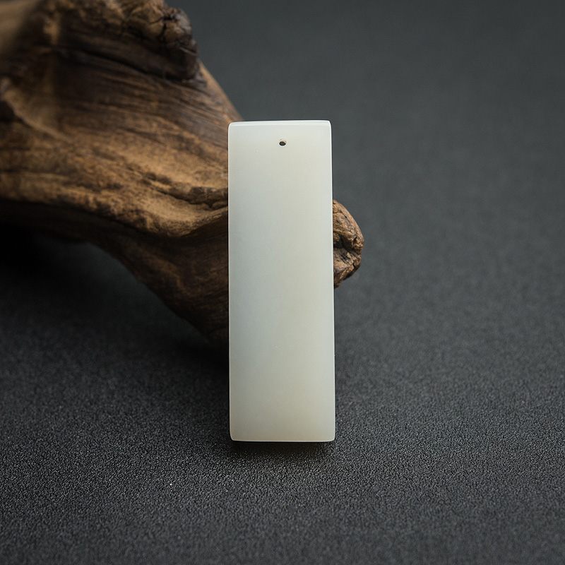 和田玉无事牌吊坠-红掌柜