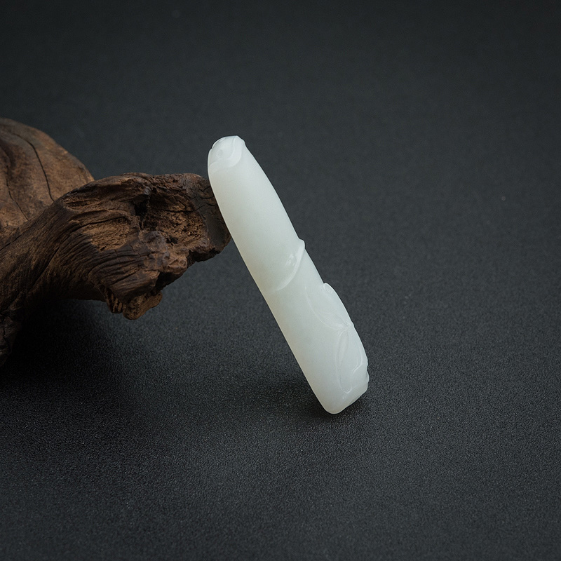 俄料山料白玉竹节吊坠-红掌柜