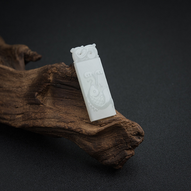 俄料山料白玉鲤鱼吊坠-红掌柜