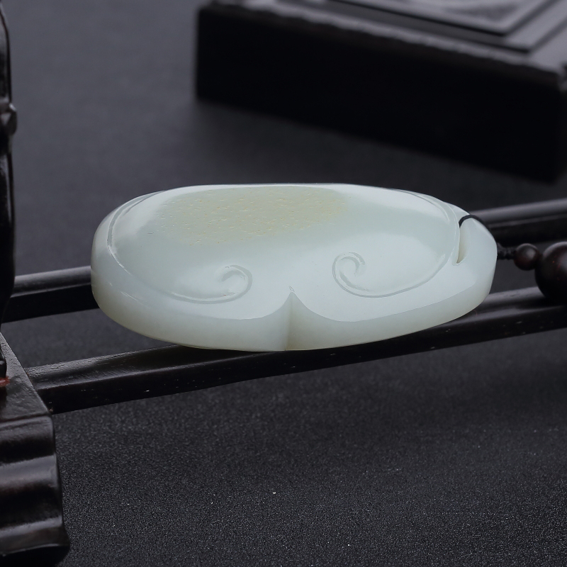 青白玉山料如意手把件-红掌柜