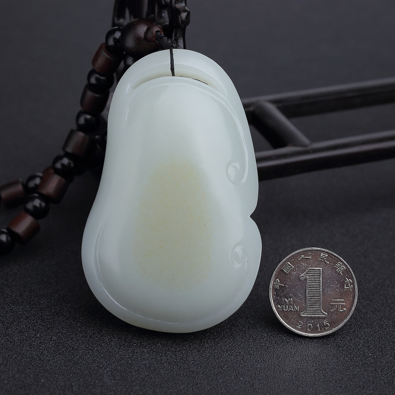 俄料青白玉手把件-红掌柜