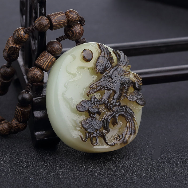 俄料和田玉山料雄鹰手把件-红掌柜