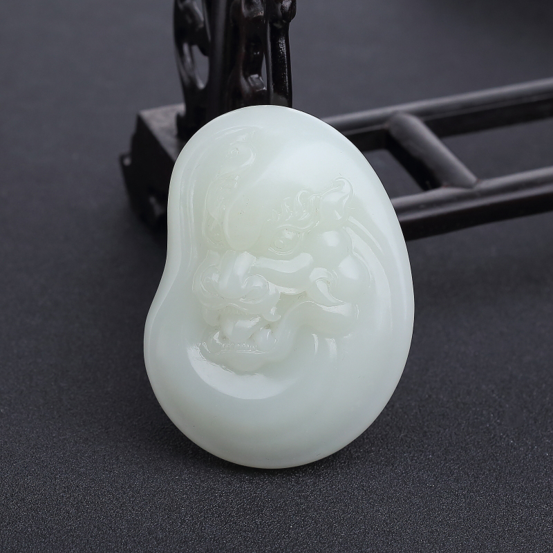 俄料天然青白玉山料龙头吊坠-红掌柜