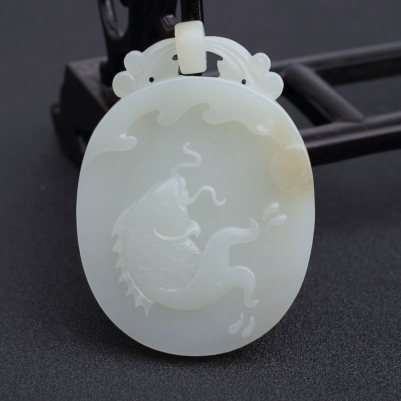 俄料天然青白玉山料鲤鱼吊坠-红掌柜