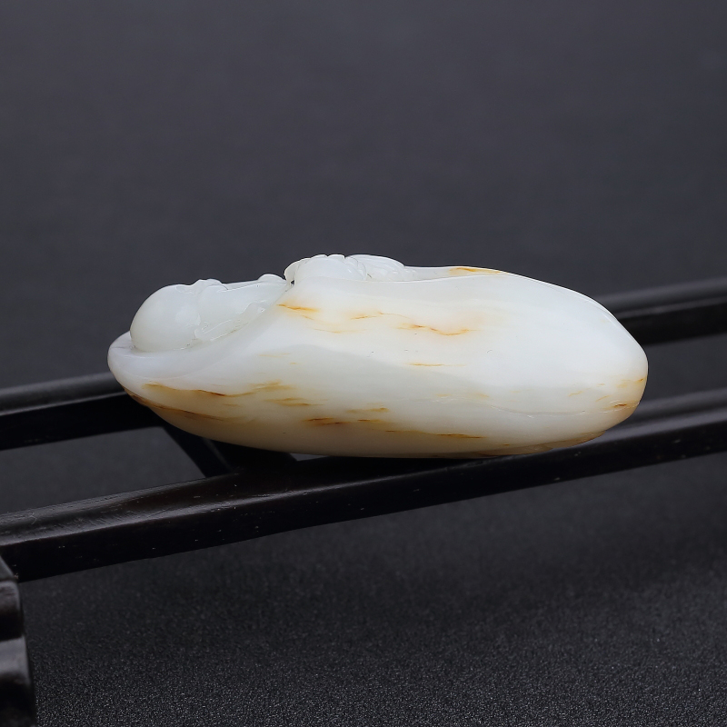 俄料天然白玉山料吊坠-红掌柜