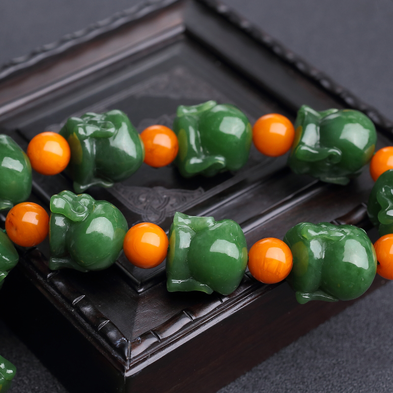 天然俄料碧玉山料-红掌柜