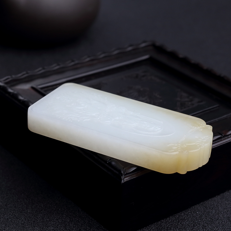 俄料天然白玉山料吊坠-红掌柜