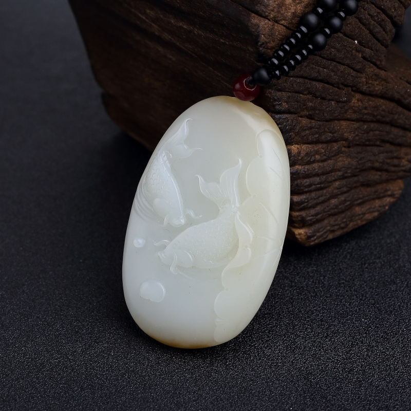 天然白玉山料年年有余吊坠-红掌柜