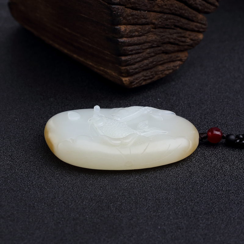 白玉山料年年有余吊坠-红掌柜