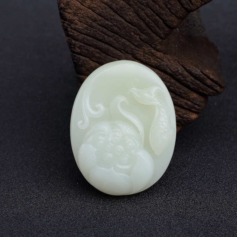 俄料天然青白玉山料连年有余吊坠-红掌柜