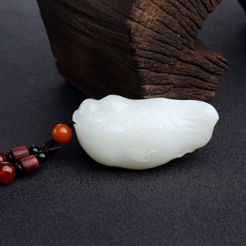 俄料天然白玉山料年年有余手把件-红掌柜