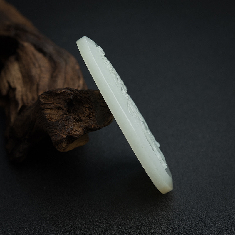 俄料山料青白玉手把件-红掌柜