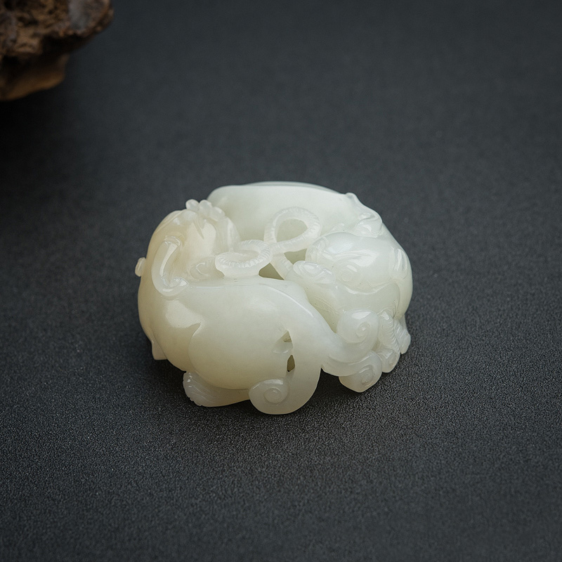 俄料和田玉貔貅手把件-红掌柜