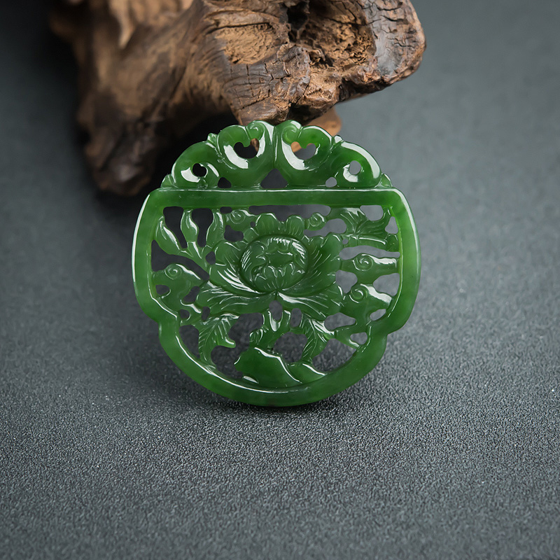 镂雕碧玉牡丹花吊坠-红掌柜