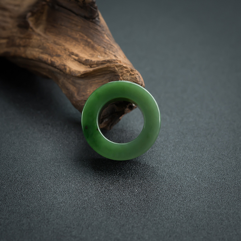 俄料山料碧玉瑞兽扳指-红掌柜