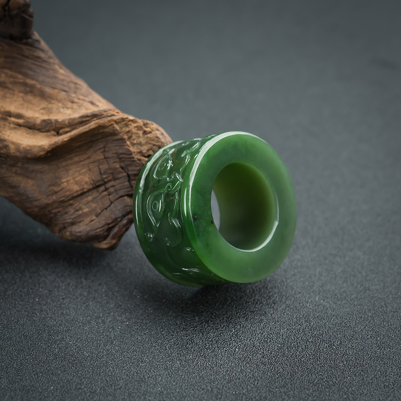 山料碧玉瑞兽扳指-红掌柜