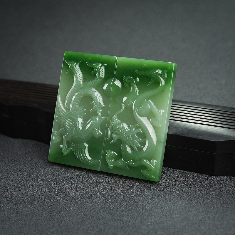 俄罗斯碧玉山料龙凤呈祥吊坠-红掌柜