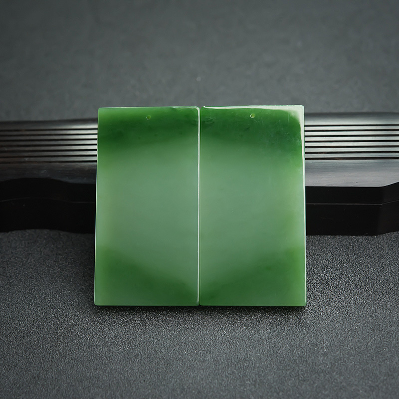 俄料碧玉山料龙凤呈祥吊坠-红掌柜