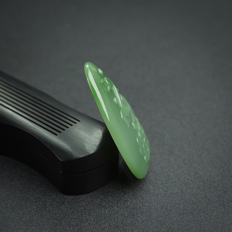 俄料山料碧玉孔雀吊坠-红掌柜