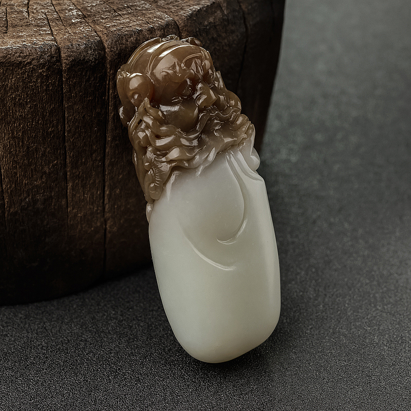 俏色和田玉山料钟馗手把件-红掌柜