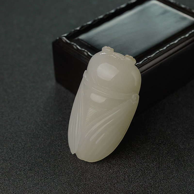 和田白玉一鸣惊人吊坠-红掌柜