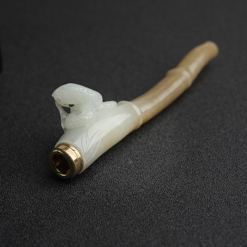 山料天然和田玉烟嘴-红掌柜