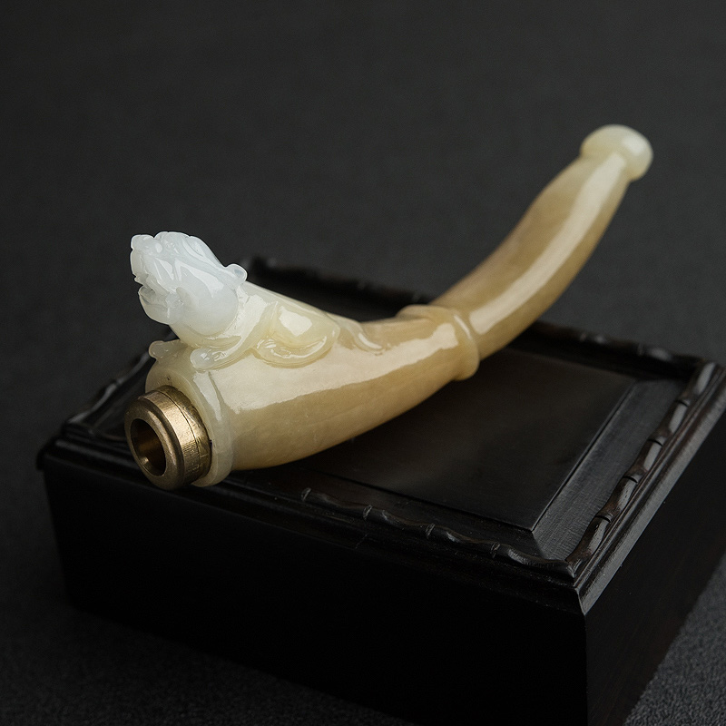 山料天然和田玉烟嘴-红掌柜