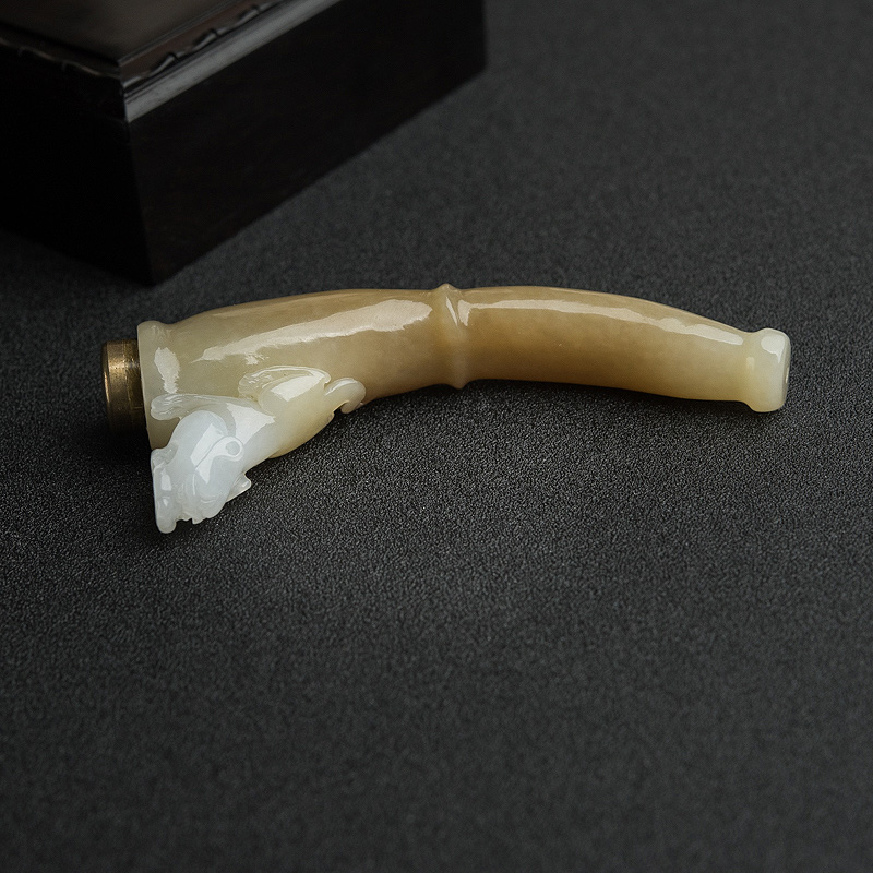 山料和田玉烟嘴-红掌柜