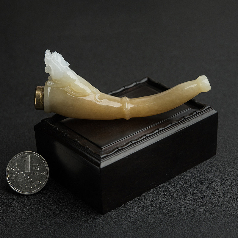 和田玉烟嘴-红掌柜