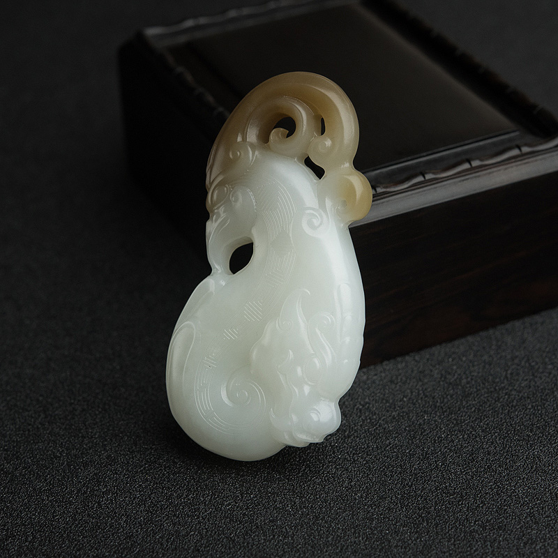 山料俏色和田玉龙凤吊坠-红掌柜