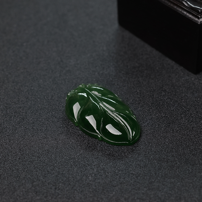 天然和田碧玉叶子吊坠-红掌柜