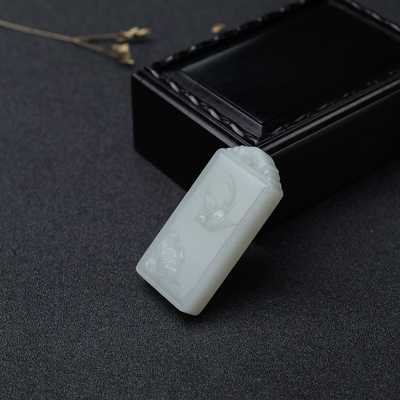 和田白玉喜事连连吊坠-红掌柜