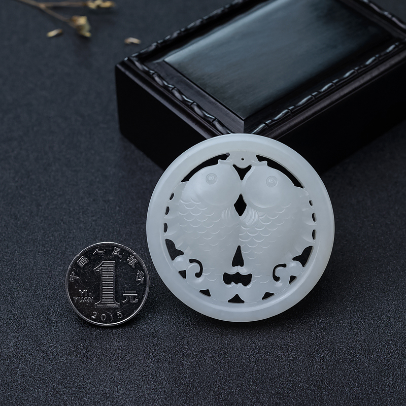 天然和田白玉年年有余吊坠-红掌柜