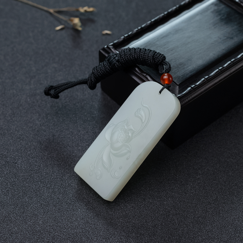 和田白玉莲花吊坠-红掌柜