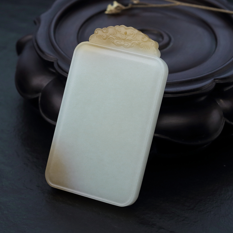 天然山料和田玉大日如来吊坠-红掌柜