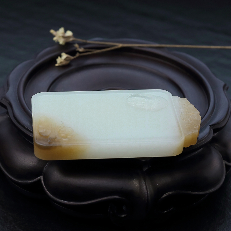 俏色和田玉大日如来吊坠-红掌柜