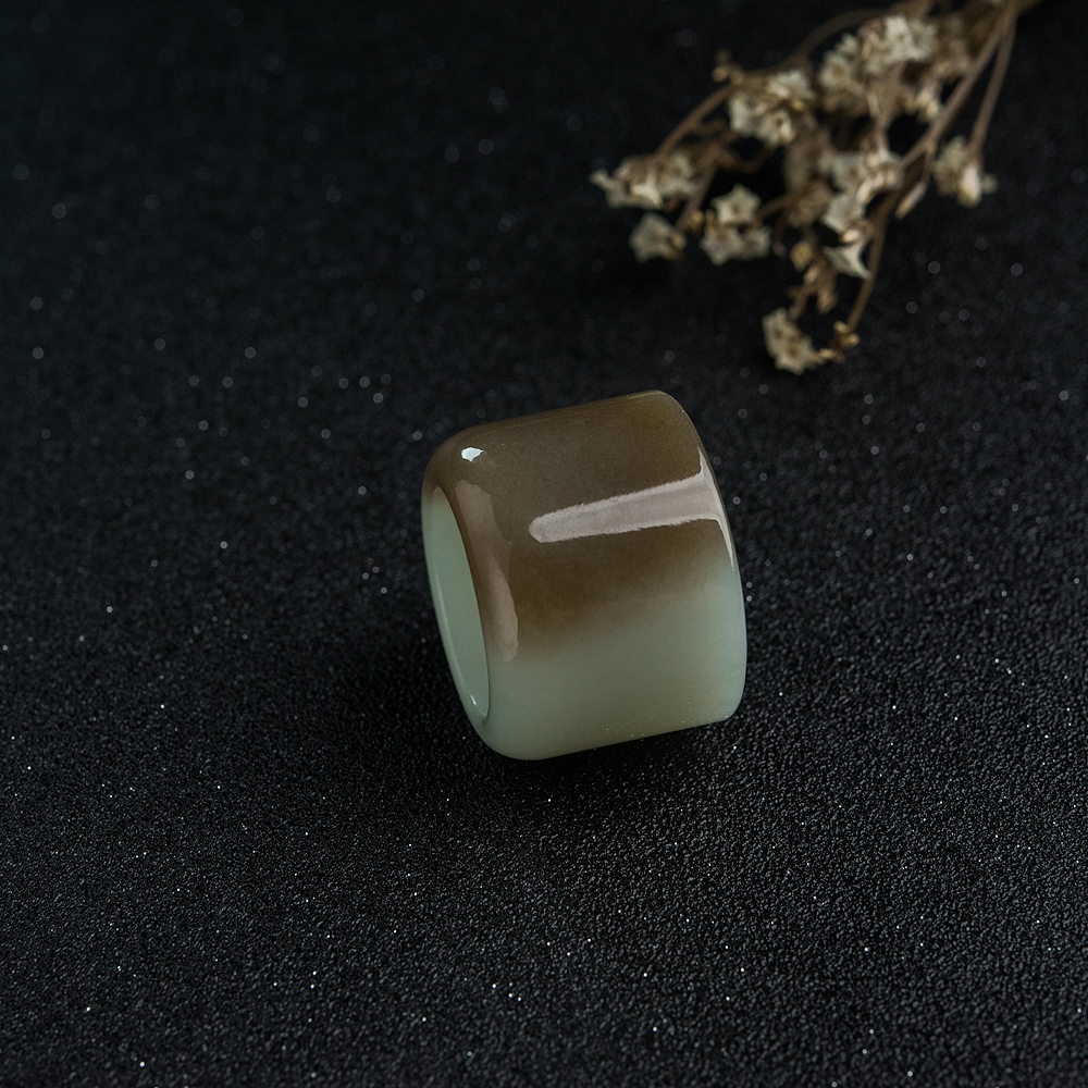 俄罗斯和田玉扳指-红掌柜