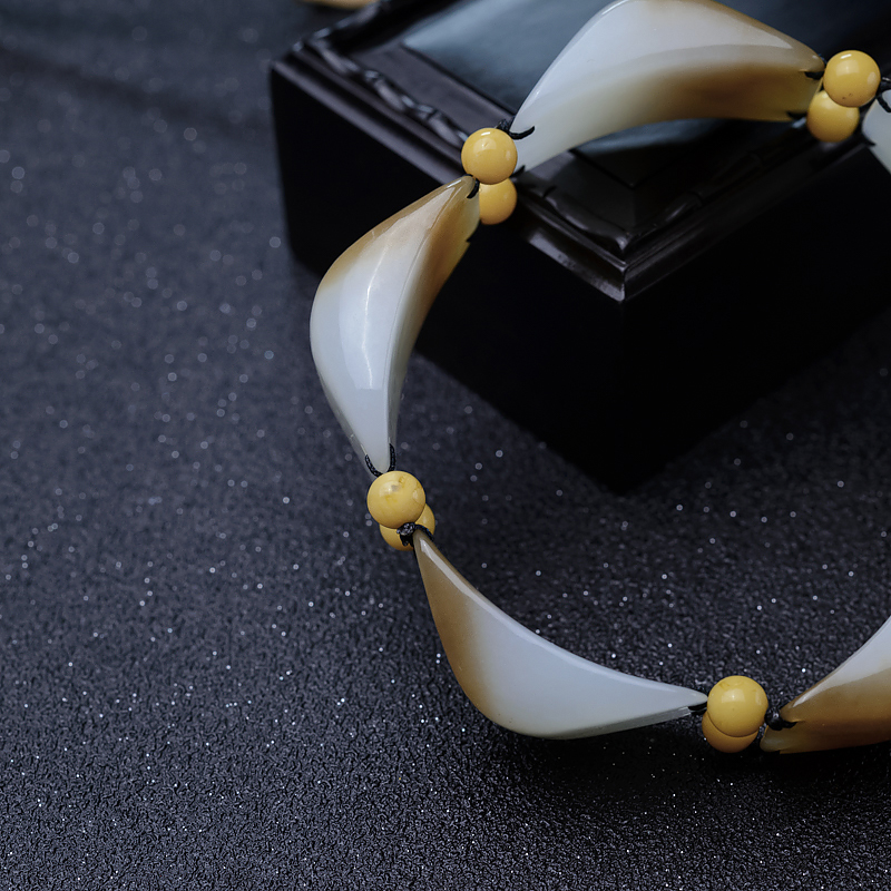 天然俏色和田玉手串-红掌柜