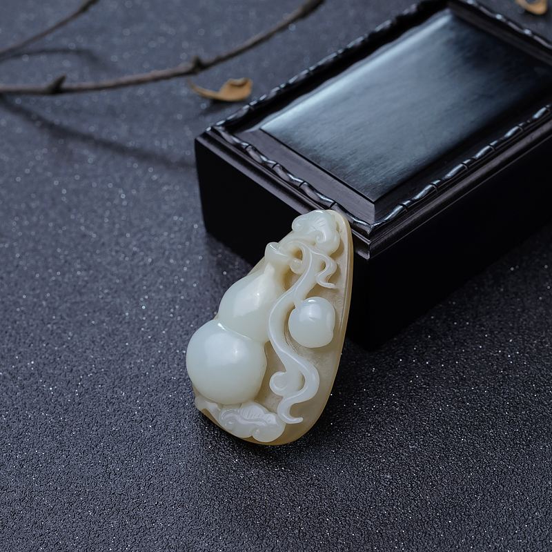 俏色和田玉葫芦吊坠-红掌柜