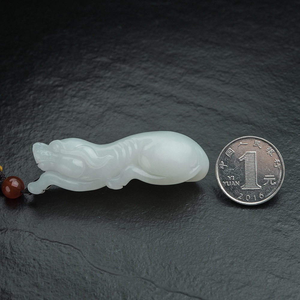 俄罗斯天然和田玉旺财吊坠-红掌柜