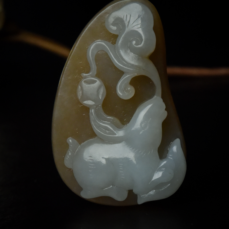 俄罗斯和田玉灵兔献瑞吊坠-红掌柜