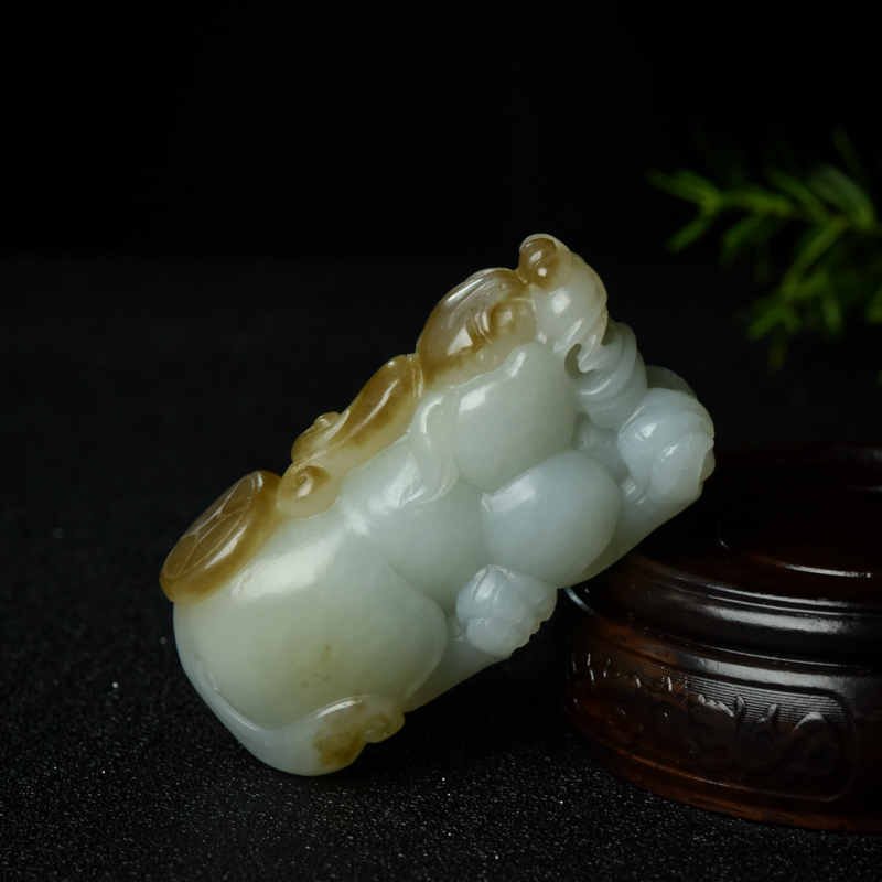 山料和田玉貔貅手把件-红掌柜