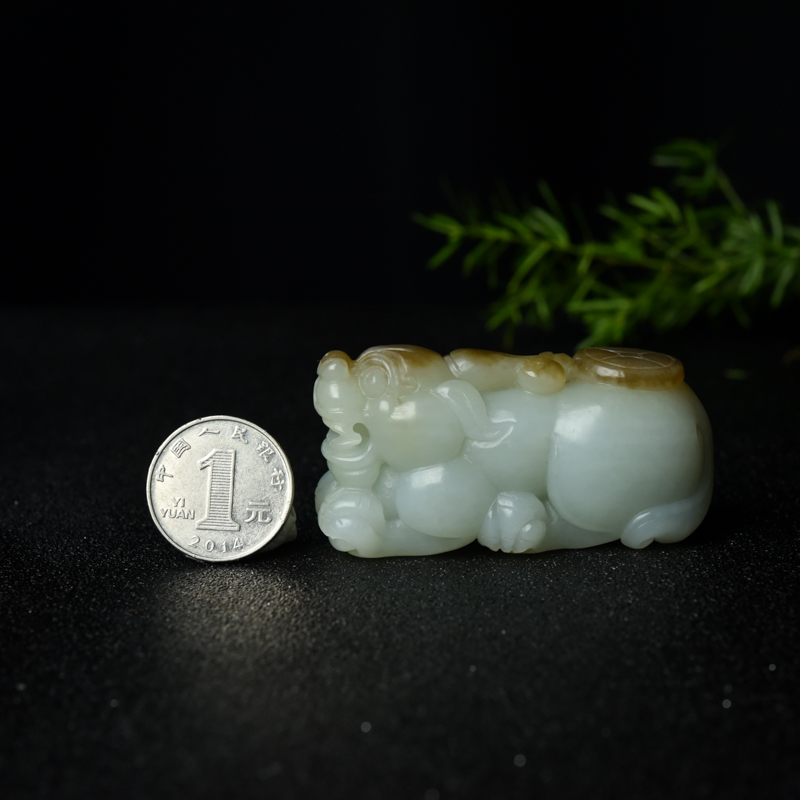 和田玉貔貅手把件-红掌柜